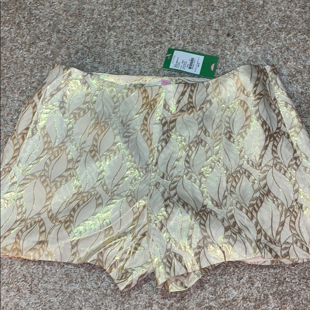 Lilly Pulitzer Gold Shorts size 6, NEW with tags!